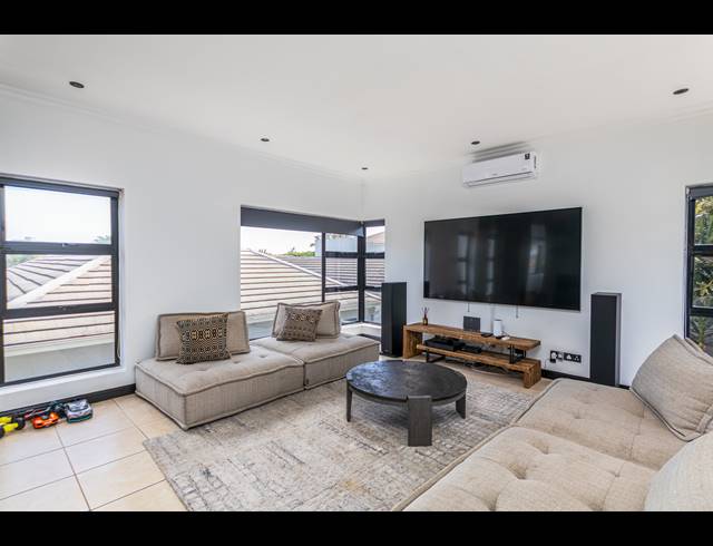 4 BEDROOM FREEHOLD FOR SALE IN SUNSET LINKS